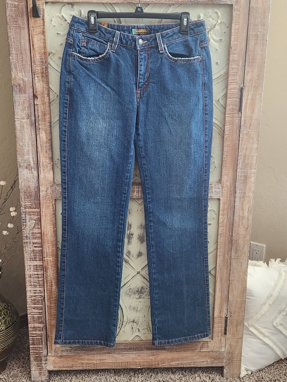 Aura by Wrangler Straight Leg Low Rise Jeans | Size 8